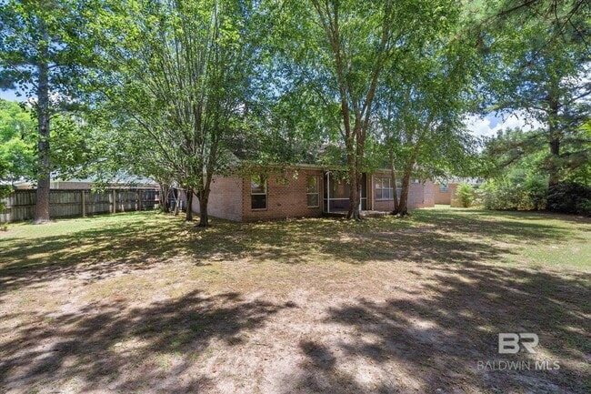 Building Photo - 7 Troyer Ct