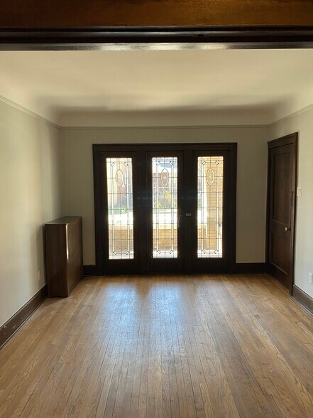 Building Photo - 848 Beaconsfield Ave