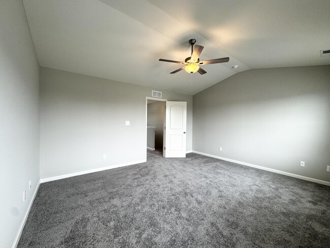 Building Photo - 224 Ivy Grn Pl