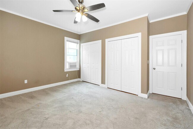 Building Photo - 747 Pelhamdale Ave