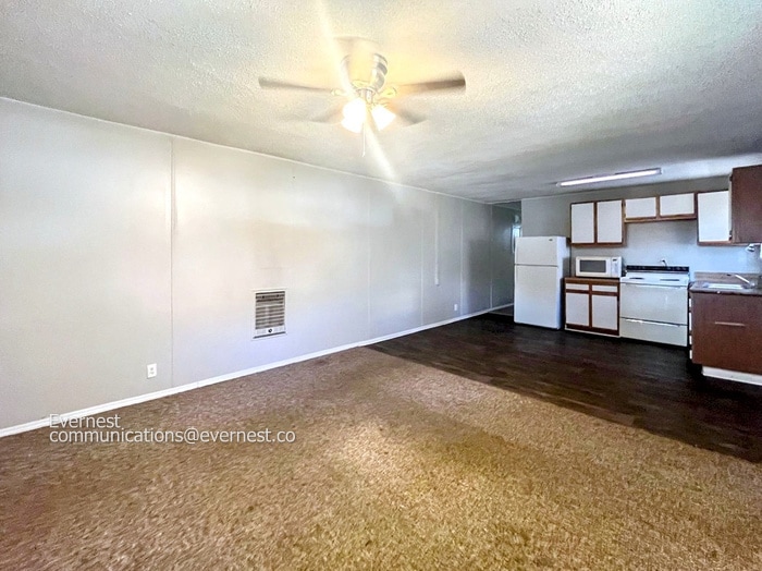 Building Photo - 835 Clark St