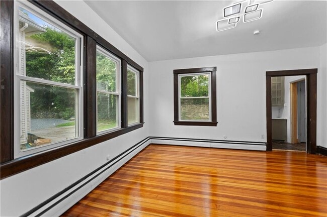 Building Photo - 335 Blackstone St