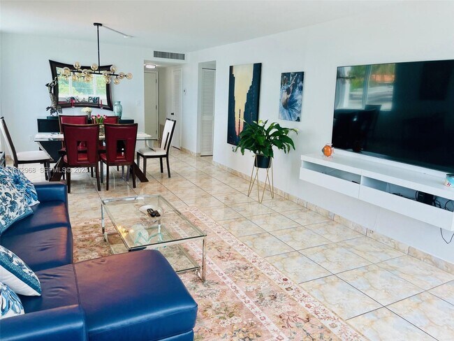 Building Photo - 8233 Harding Ave