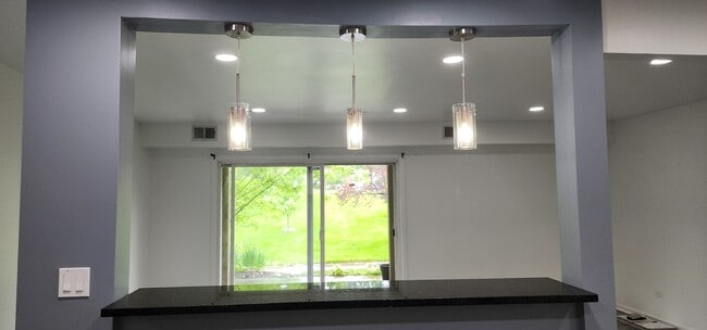 Building Photo - 2300 Beau Monde Ln