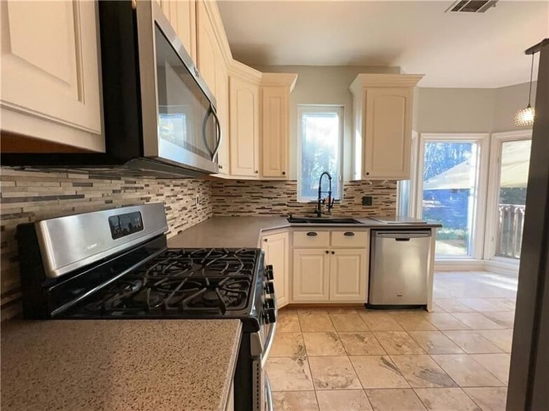 Building Photo - 1251 Green Oak Cir NW