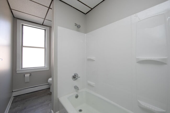 Building Photo - 12-14 South Broadway Gloucester City, NJ 0...