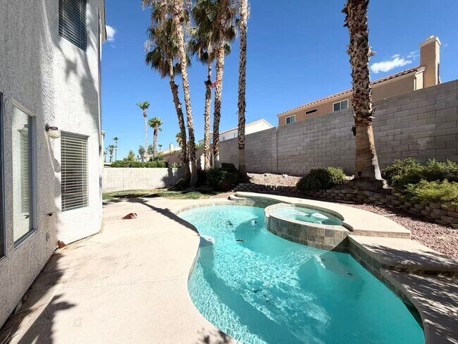 Building Photo - Great location house in Green Valley