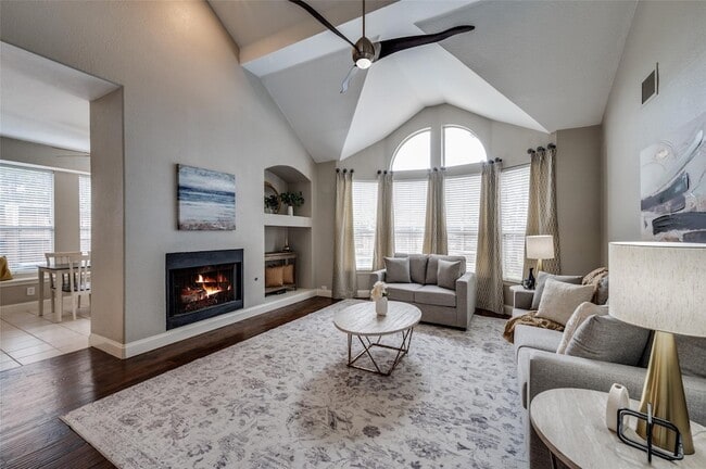 Building Photo - 4621 Hinton Dr