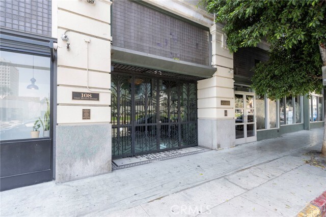 Building Photo - 108 W 2nd St