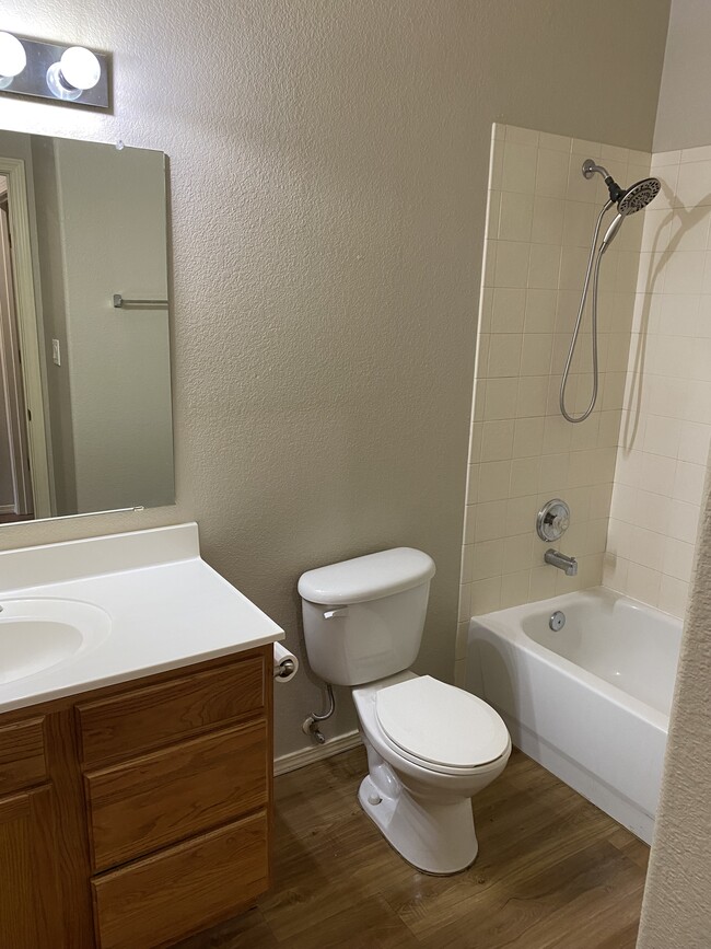 Second Bathroom - 3850 Desert Pinon Dr NE