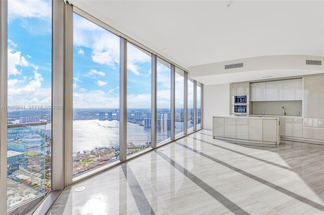 Building Photo - 18975 Collins Ave