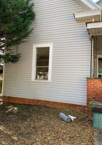 Building Photo - 340 Hickory St