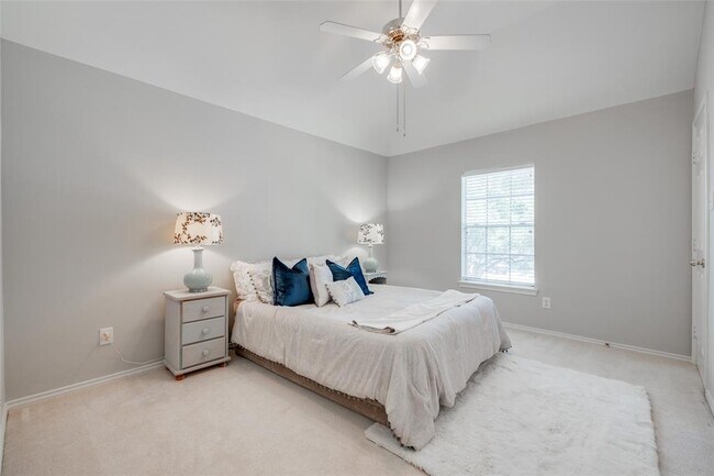 Building Photo - 12414 N Shadow Cove Dr