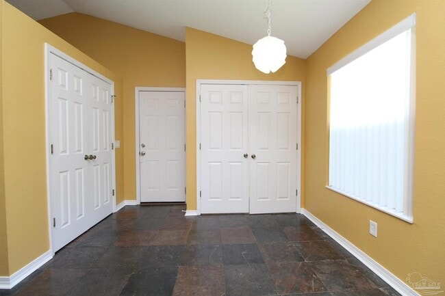 Building Photo - 639 Saleta St