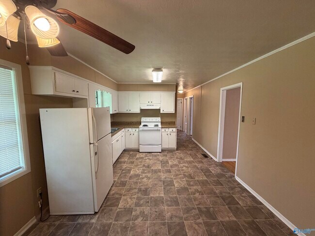 Building Photo - 1802 Tunsel Rd SW