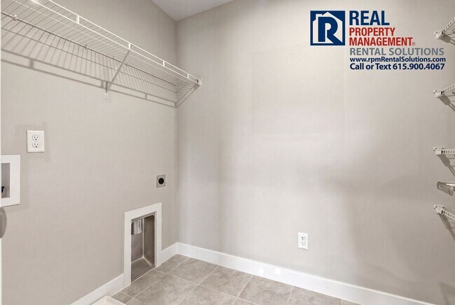 Building Photo - Great 4 bd 2.5 ba with attached garage and large deck!