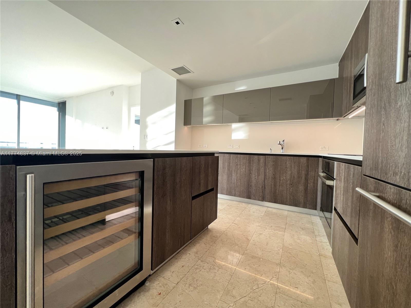 Building Photo - 68 SE 6th St