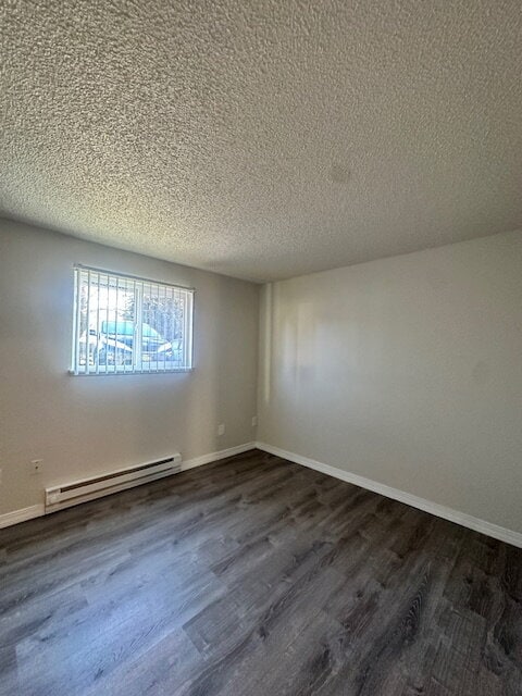 Building Photo - 1 - Bedroom Apartment, Corner Unit, Downstairs, Near Transportation