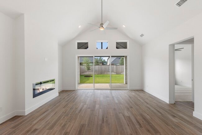 Building Photo - 8011 Fenway Hts Dr