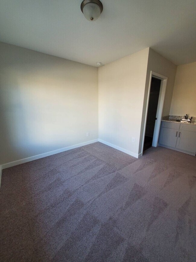 Building Photo - BRAND NEW TOWNHOMES AVALIABLE NOW