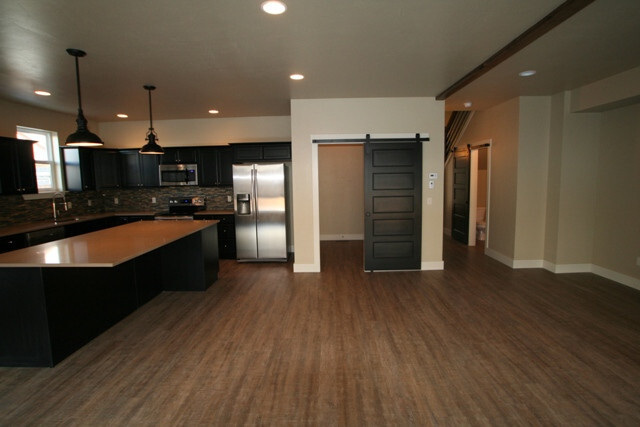 Building Photo - Leeward Court
