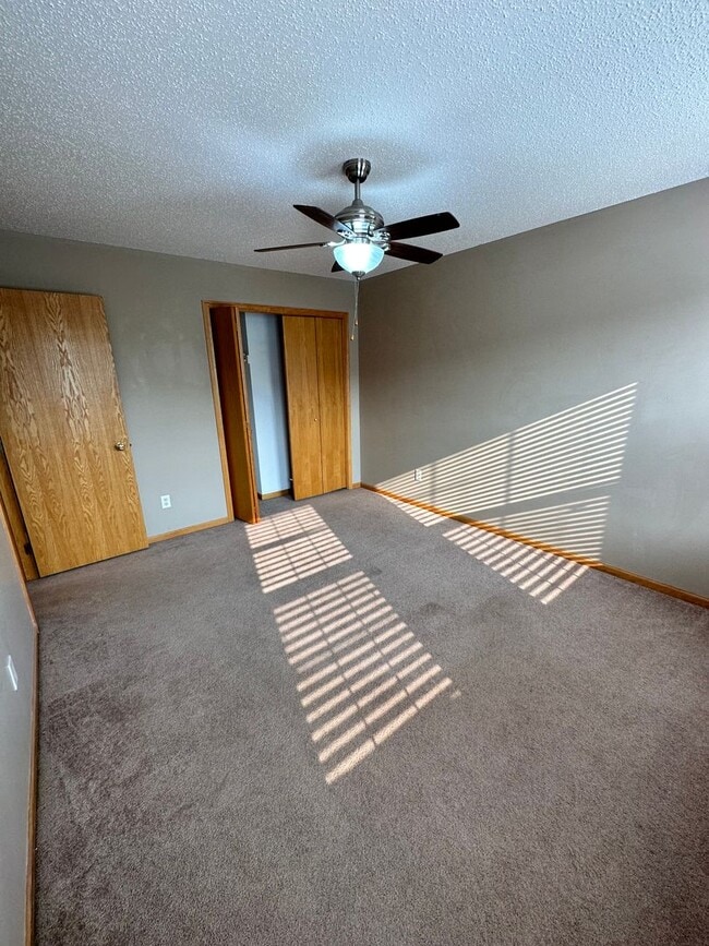 Building Photo - Beauting 2 Bed Town Home for Rent