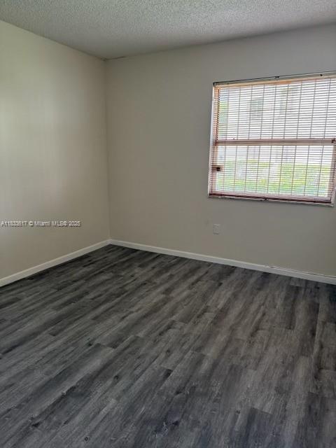 Building Photo - 9421 Fontainebleau Blvd