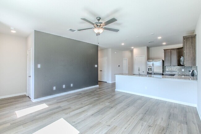 Building Photo - Welcome Home to Modern Comfort in Troy, TX!
