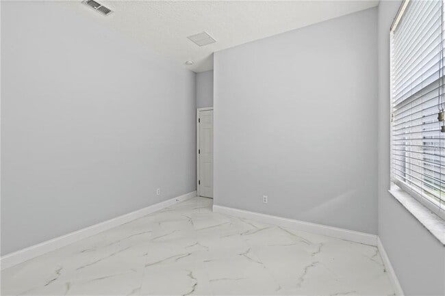 Building Photo - 10212 Hart Branch Cir