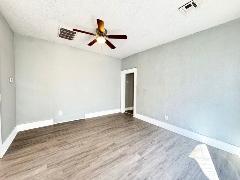 Building Photo - 1119 NW 9th St