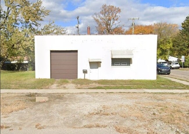 Building Photo - 26902 7 Mile