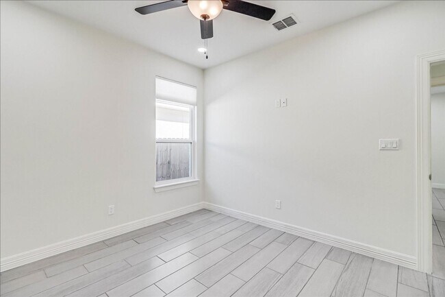 Building Photo - 4126 Azali Dr