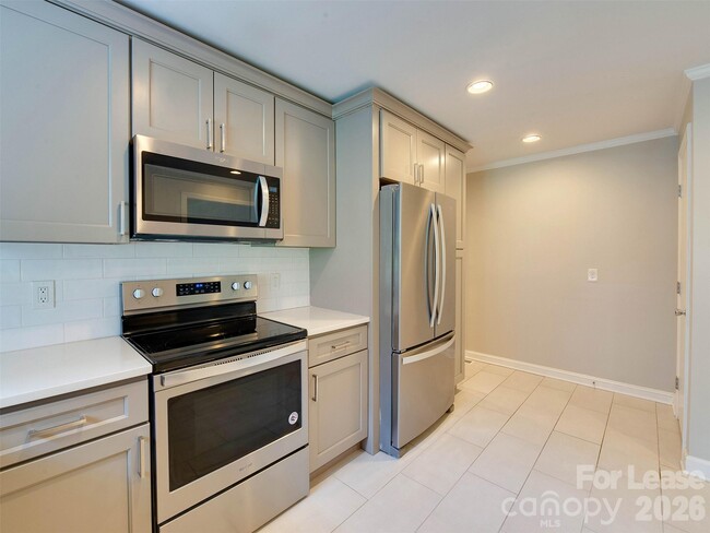 Building Photo - 1520 Mimosa Ave