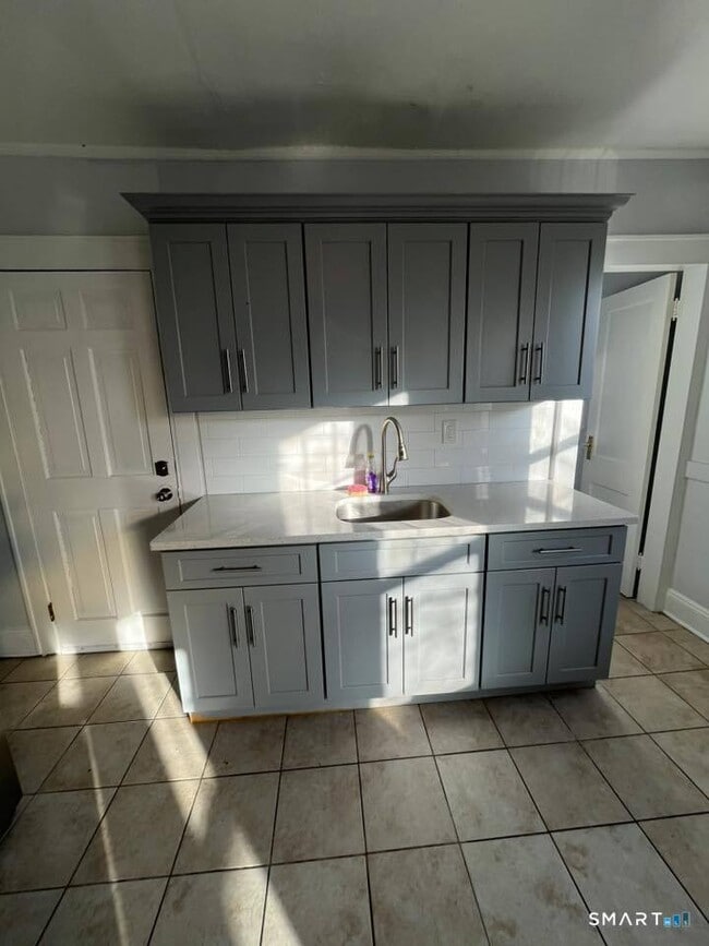 Building Photo - 102 Remington St