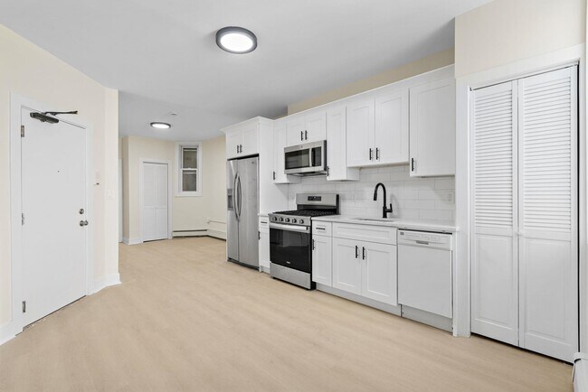Building Photo - 349 Grove St