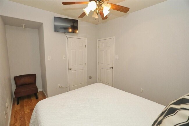 Building Photo - 13121 Vickery St