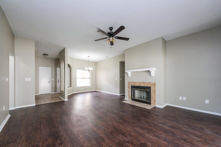 Building Photo - 634 Arbukle Ct