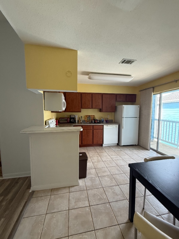 Building Photo - 3506 Cove View Blvd