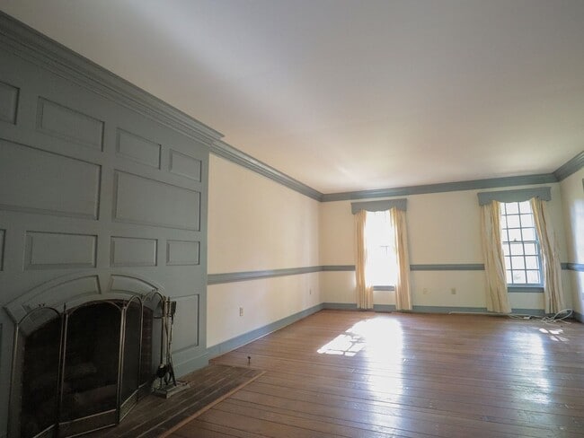 Building Photo - Beautiful home for rent minutes from the J...