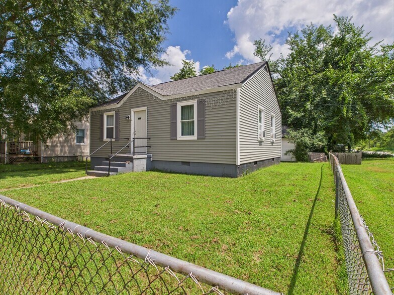 Building Photo - 131 Slagle Ave