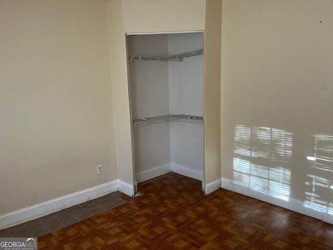 Building Photo - 416 Barbashela Dr