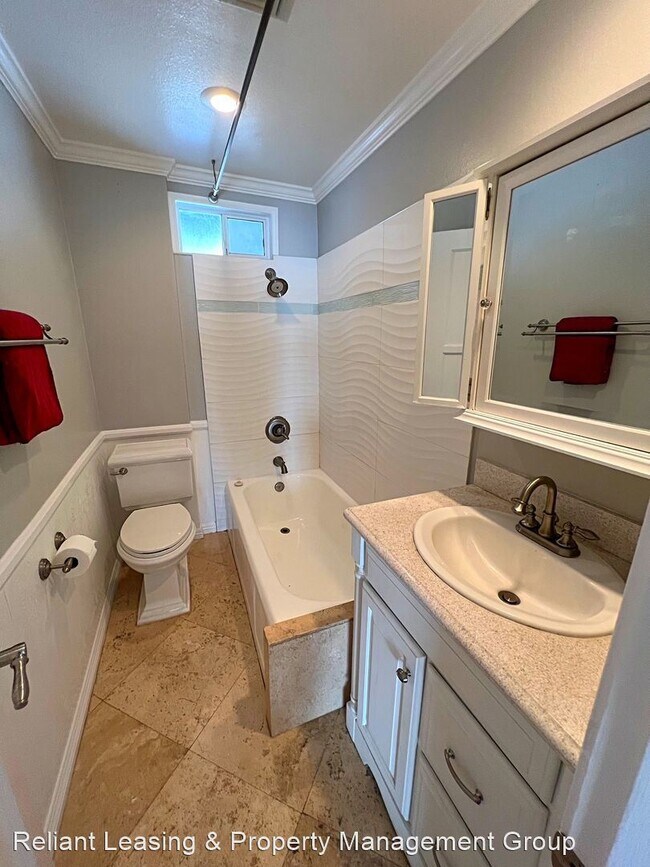 Building Photo - 2 br, 2 bath House - 10638 Mount Gleason Ave.