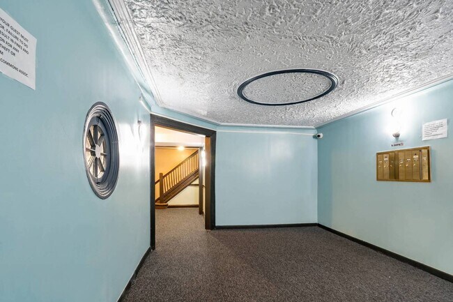 Building Photo - 8154 S Drexel Ave