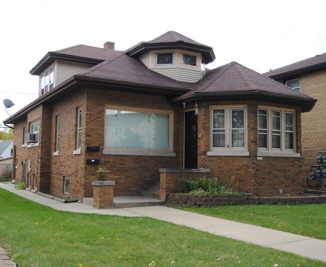 5329 W Beloit Rd 5329 W Beloit Rd West Milwaukee WI 53214 Apartment Finder