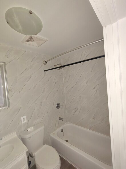 Building Photo - 2401 Tilden Ave