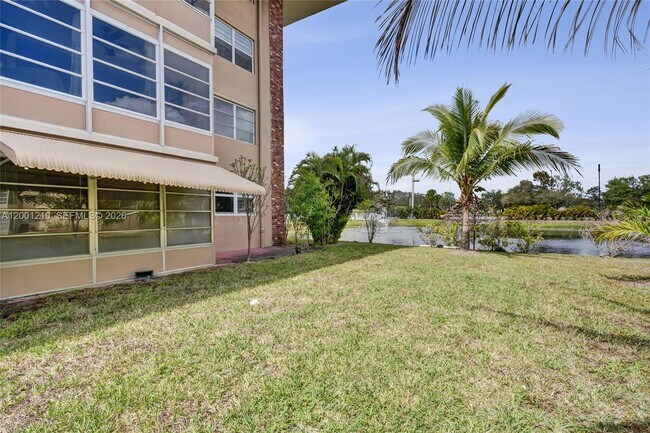 Building Photo - 3051 NW 46th Ave