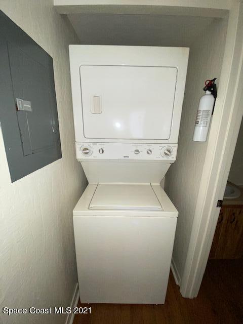 Building Photo - 1702 University Ln