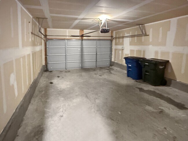 Building Photo - New Braunfels gem