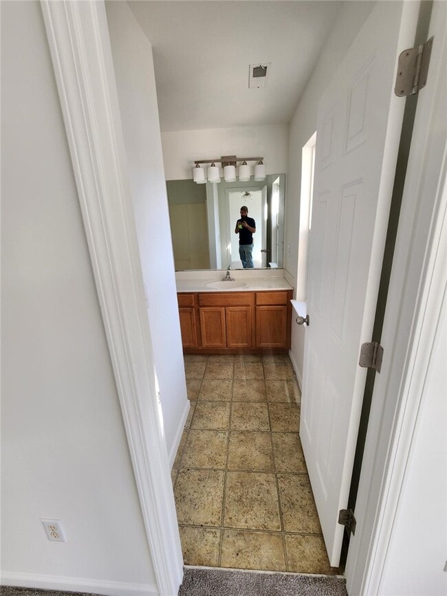 Building Photo - 726 Bellview Way