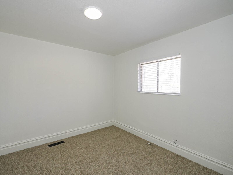 Building Photo - 843 Emeril Ave